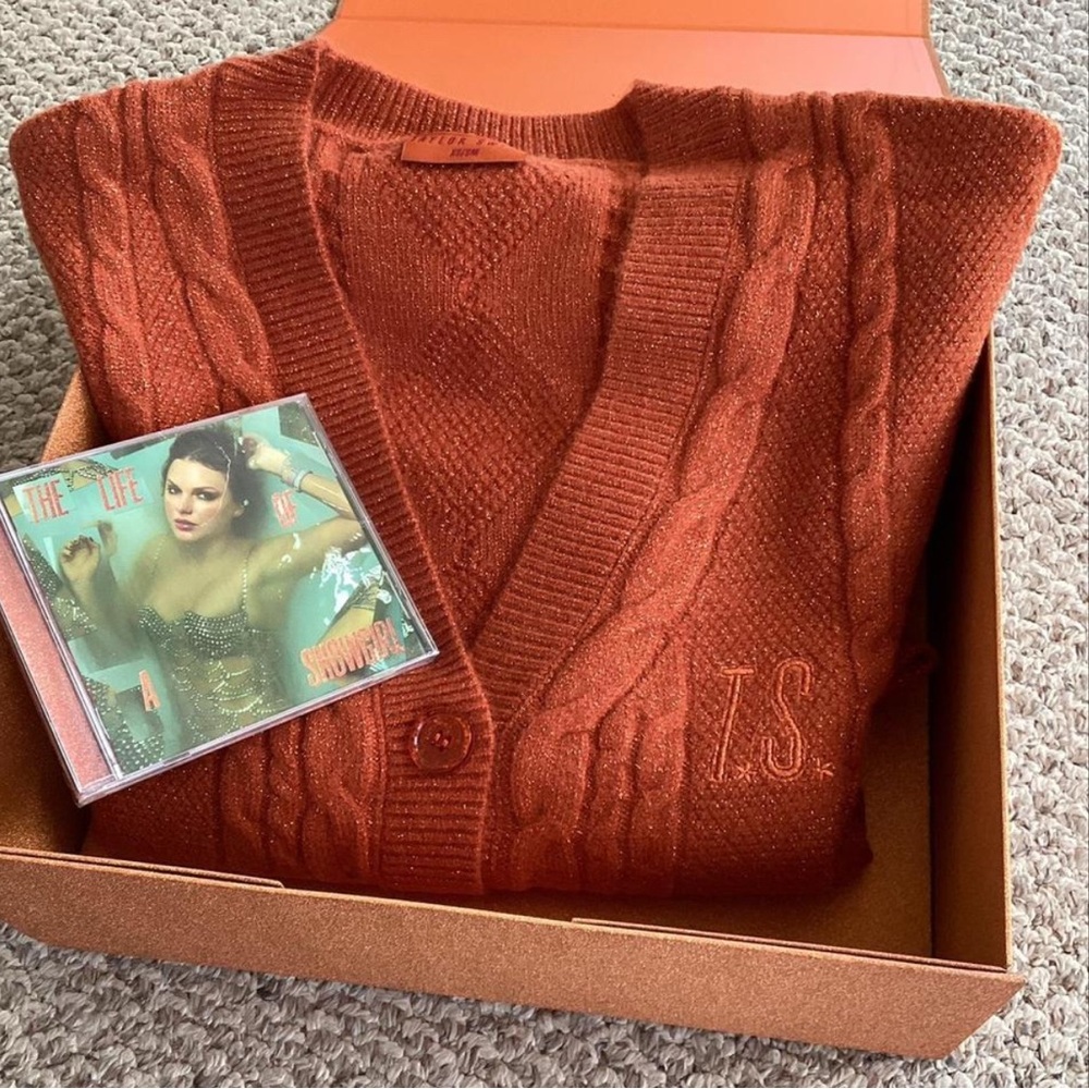 Taylor Swift Rust Cable Knit Cardigan